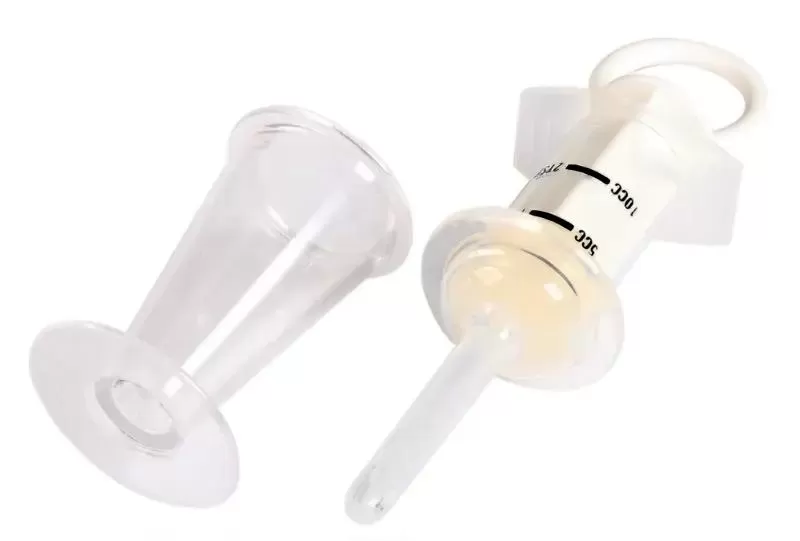 Dụng cụ cho trẻ uống thuốc đầu silicon Basilic