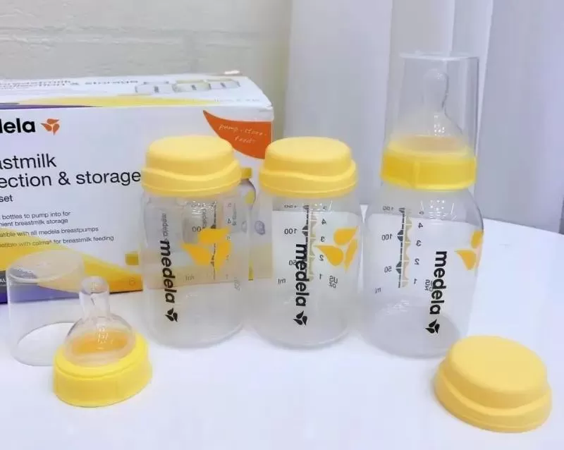 Bình ủ sữa cho bé Medela