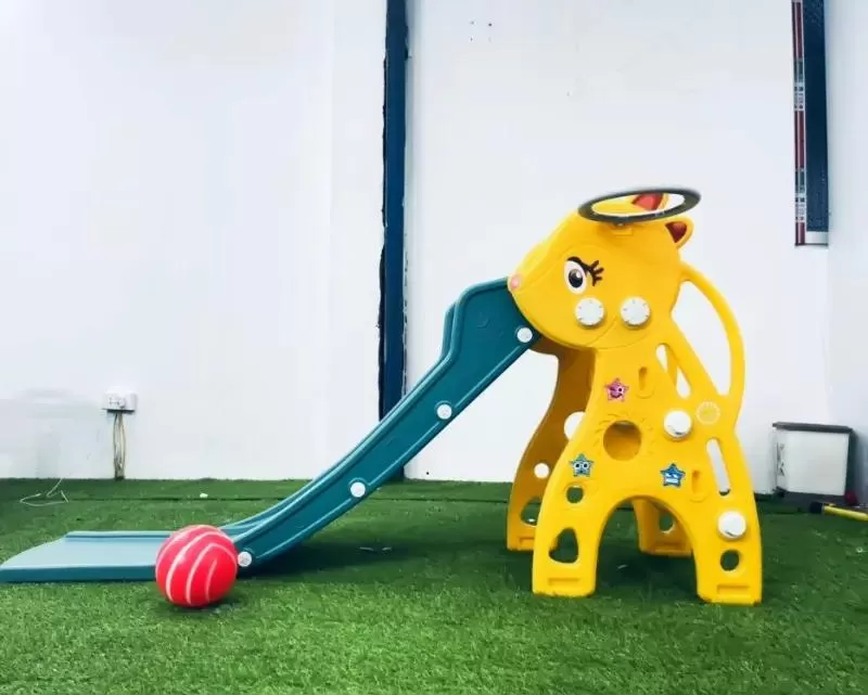 Cầu trượt Nai Vàng cho bé