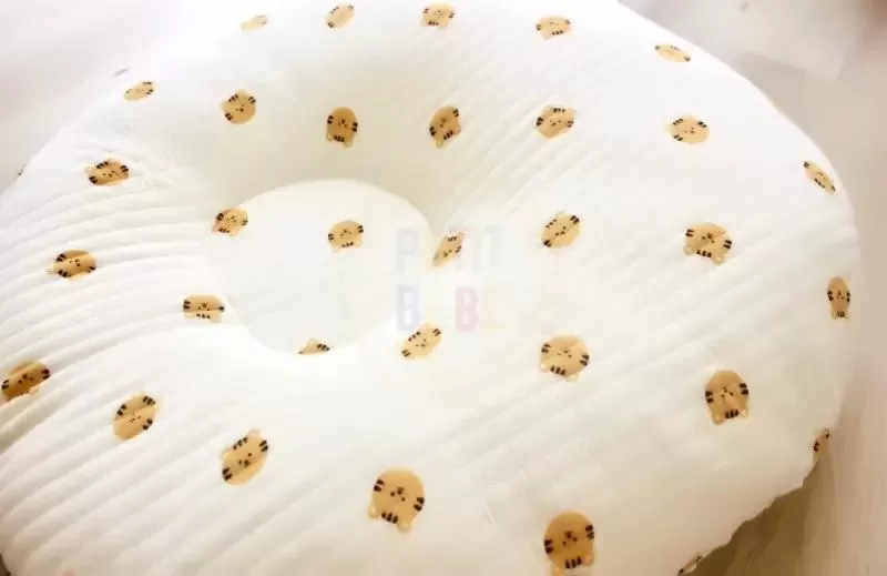 Gối chống trào ngược cho bé Petit Bebe